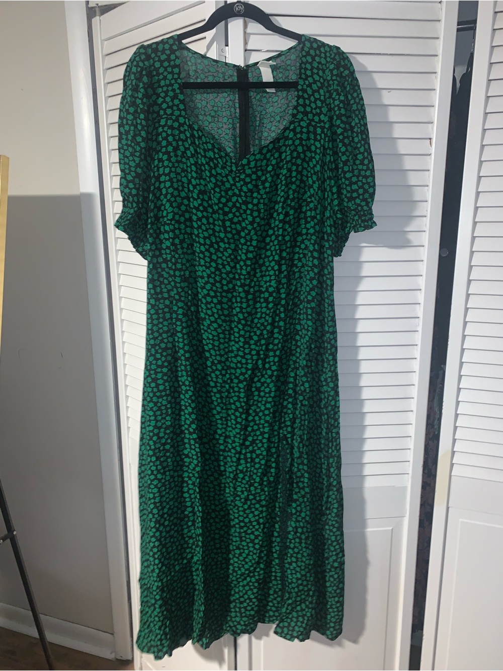 H&M Plus Size Women’s Floral Print Puff Sleeve Midi Dress